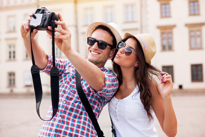 Stay Clear of These Selfies While on Vacation
