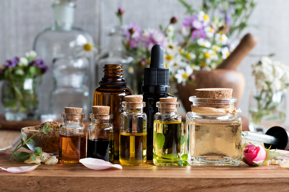 Best Essential Oils for Travel & How to Use Them