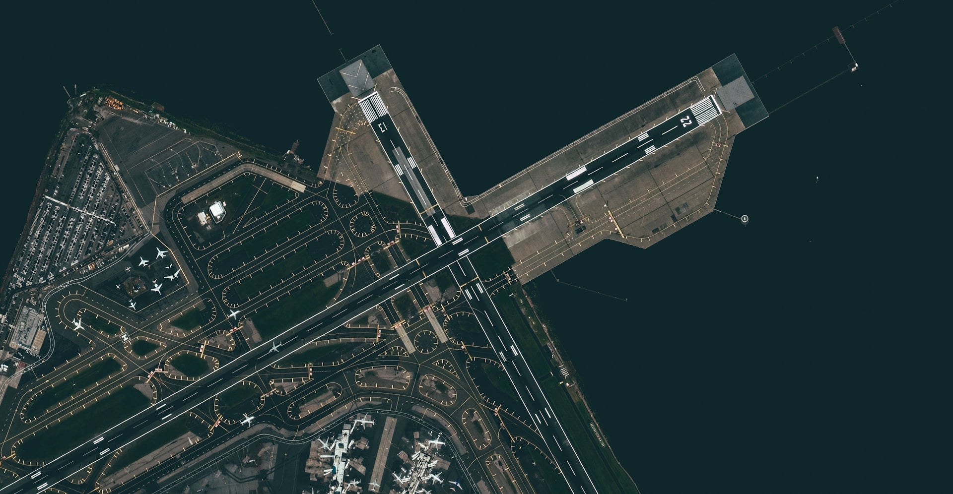 LaGuardia Airport Guide (LGA)